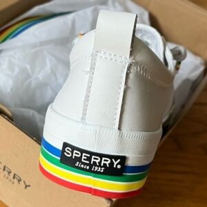 Womens Sperry pride leather sneakers size 8 NEW